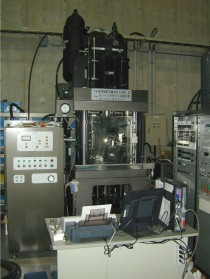 High-speed compression testing machine